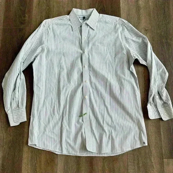 Tommy Hilfiger button up shirt.  Men’s size L (16.5 35-35). - Picture 1 of 4